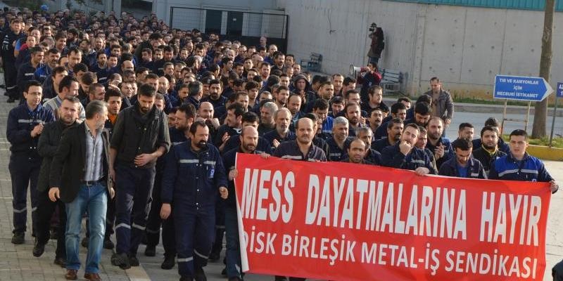 İşçilerin grev iradesine rağmen Birleşik Metal-İş MESS ile anlaştı