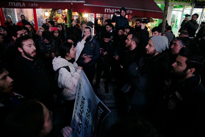 Son dönemde artan intiharlara karşı Kadıköy’de gerçekleştirilmek istenen eyleme polis saldırdı