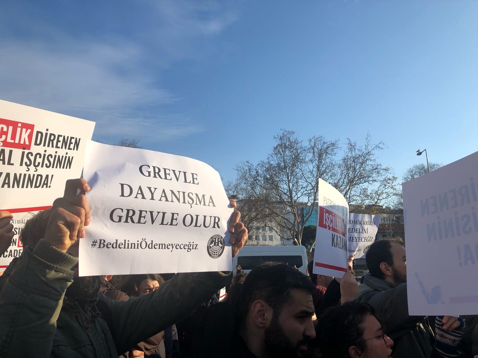 5 Şubat’ta greve çıkacak metal işçileriyle dayanışmak için Kadıköy’de basın açıklaması gerçekleştirildi