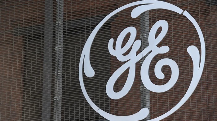 General Electric işçileri çalıştıkları fabrikada solunum cihazı üretilmesi talebiyle eylem yaptı