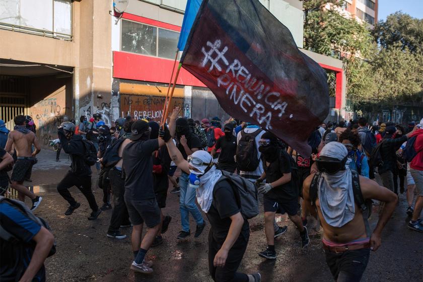 Şili’de eylemler devam ediyor: Santiago’da eylemcilere yönelik polis saldırısı sonrası çatışma çıktı