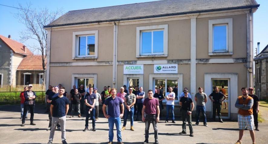 Fransa’da Aubigné-Racan fabrikası işçileri koronavirüs önlemlerinin yetersiz olması nedeniyle 10 Nisan’dan bu yana grevde