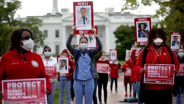 ABD’de hemşireler koruyucu ekipman eksikliği nedeniyle Beyaz Saray önünde eylem yaptı