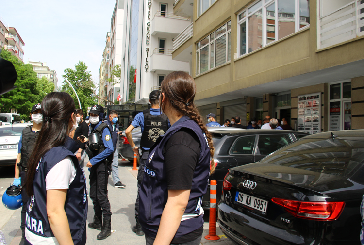 Ankara’da HDP’nin belediyelere kayyum atanmasına ilişkin yapmak istediği basın açıklamasına polis saldırdı