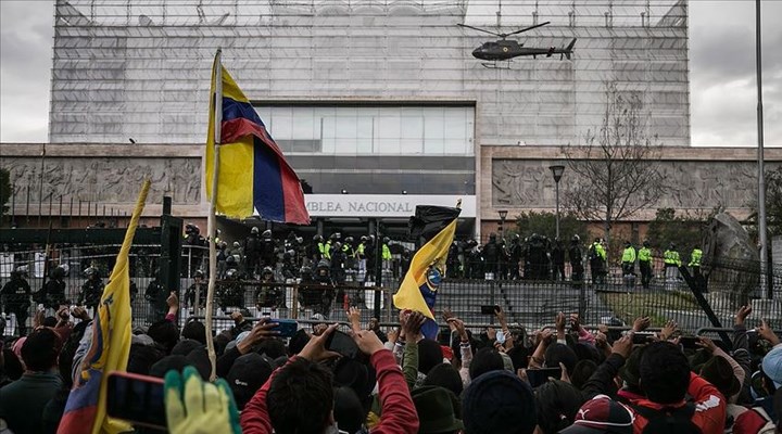 Kolombiya’da sağlık çalışanları malzeme eksikliğini protesto etti
