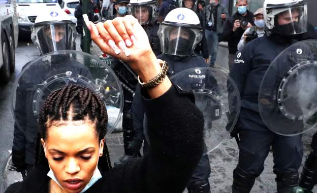 Brüksel’de polis şiddetine karşı düzenlenen eylemde çatışma çıktı