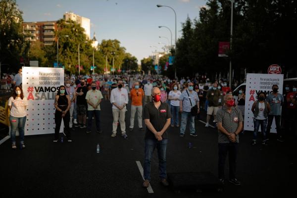 İspanya’da emekçiler krizin faturasının kendilerine yüklenmesine karşı sokağa çıktı