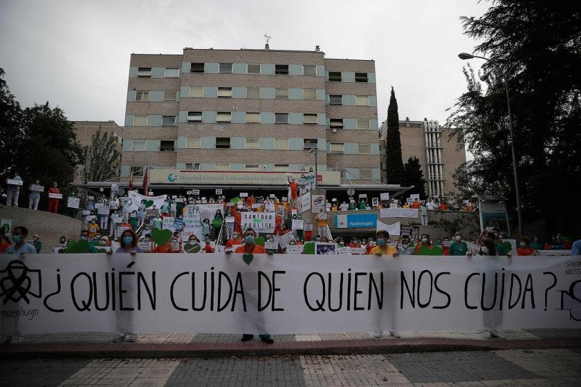 İspanya’da sağlık emekçileri çalışma şartlarının iyileştirilmesi için eylem yaptı