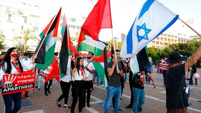 Binlerce İsrailli Netanyahu’nun “Batı Şeria’yı ilhak” planını protesto etti