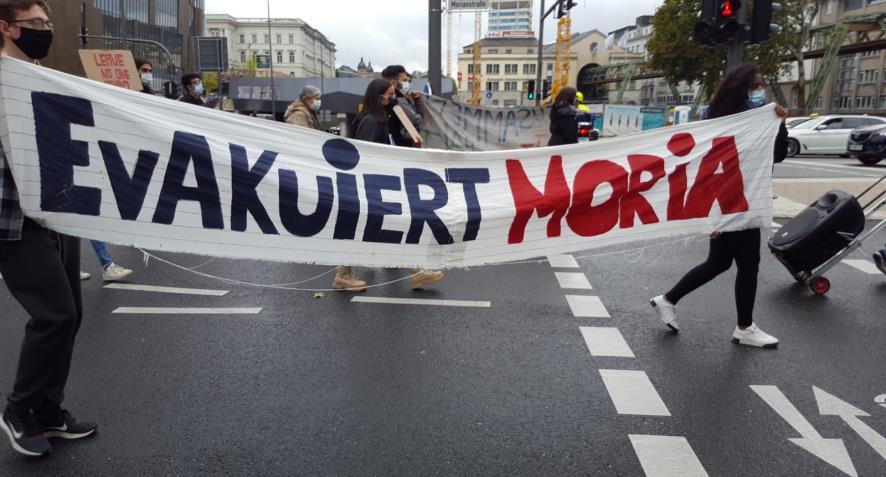 Almanya’nın Wuppertal kentinde mültecilerle dayanışma eylemi