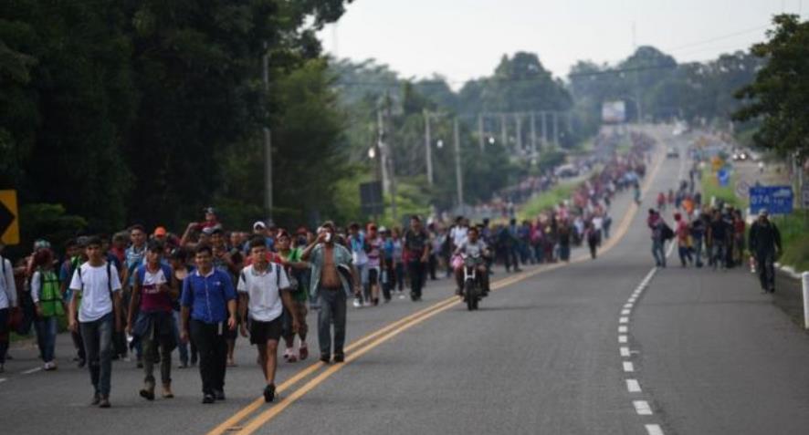 Honduras’tan yola çıkan binlerce göçmen ABD’ye doğru yürüyor
