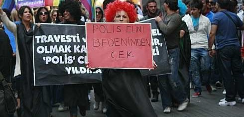 İstanbul’da ‘korona tedbirleri’ bahanesiyle 18 trans kadın gözaltına alındı