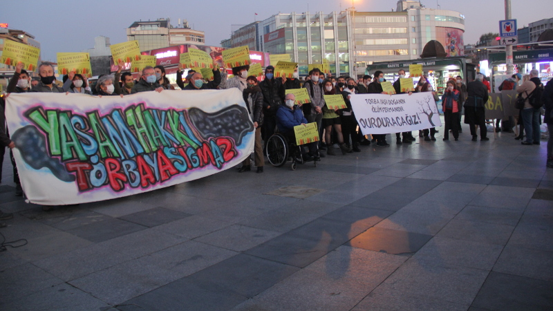 Doğa talanını serbest hale getirecek torba yasaya karşı yaşam savunucuları Kadıköy’de eylem gerçekleştirdi