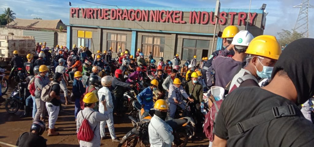 Endonezya’da PT Virtue Dragon Nickel Industry işçilerinin eylemi isyana dönüştü