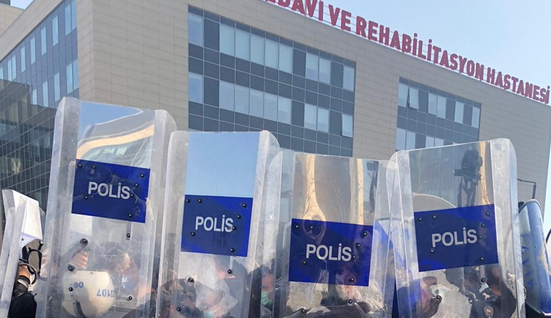 Ankara’da sağlık emekçilerinin yapmak istediği eyleme polis saldırdı