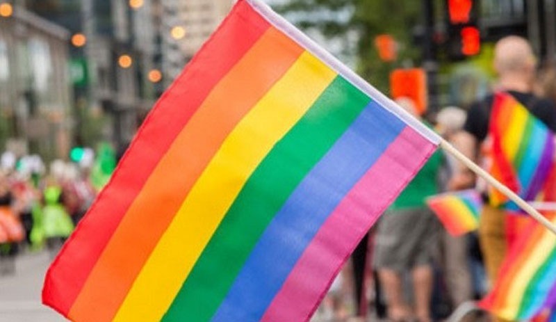 Valilik LGBTİ+ operasyonunun bilançosunu açıkladı: Gökkuşağı bayrakları ele geçirildi