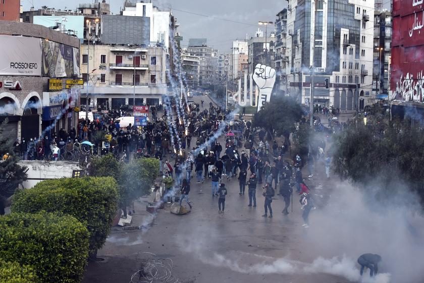 Lübnan’da derinleşen ekonomik kriz ve OHAL’e karşı başlayan eylemler 4. günde