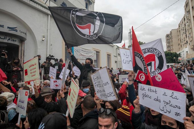 Tunus’ta eylemler sürüyor: Bir çok noktada ordu birlikleri konuşlandırıldı