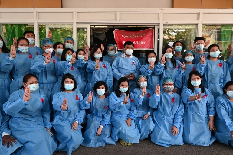 Myanmar’da sağlık çalışanları darbeye karşı greve çıktı