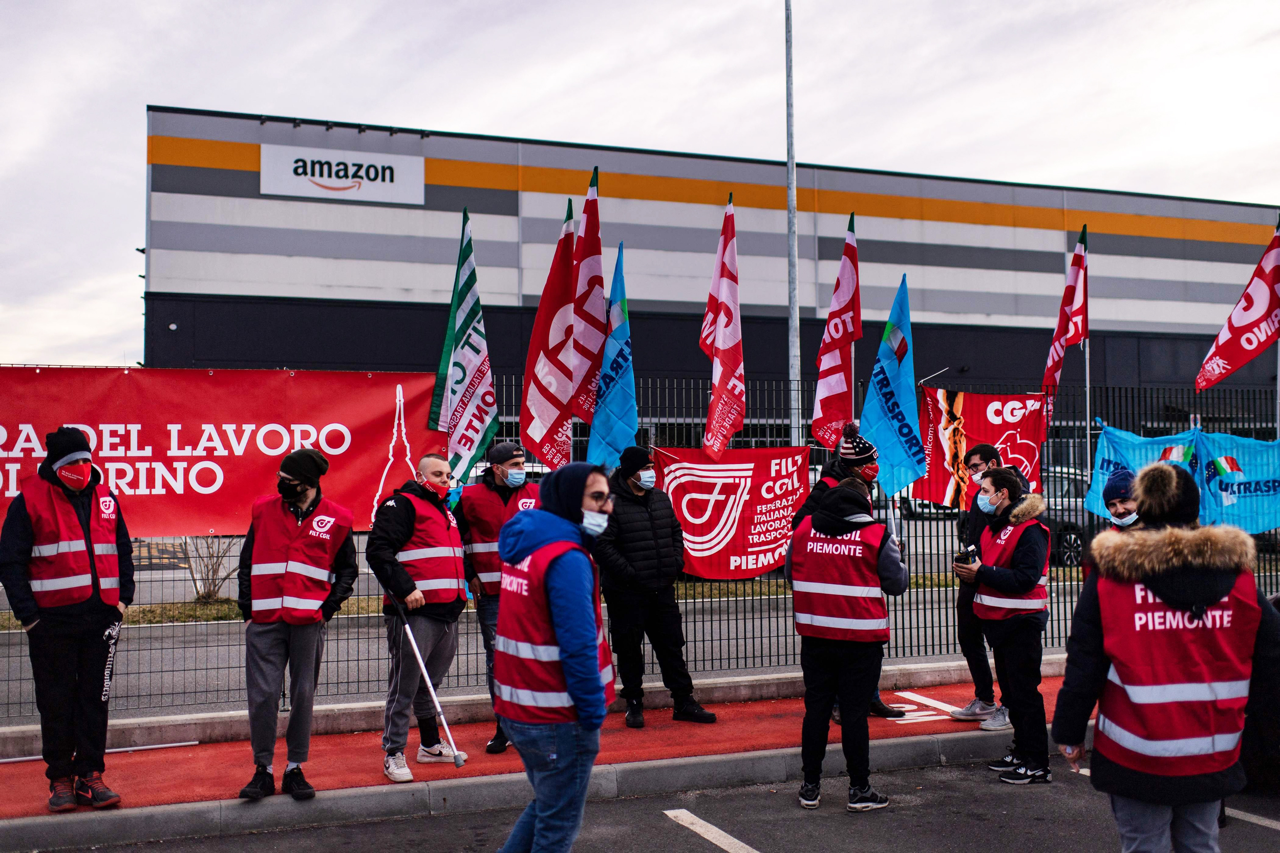 İtalya’da 40 bin Amazon işçisi çalışma koşullarının düzeltilmesi talebiyle greve çıktı
