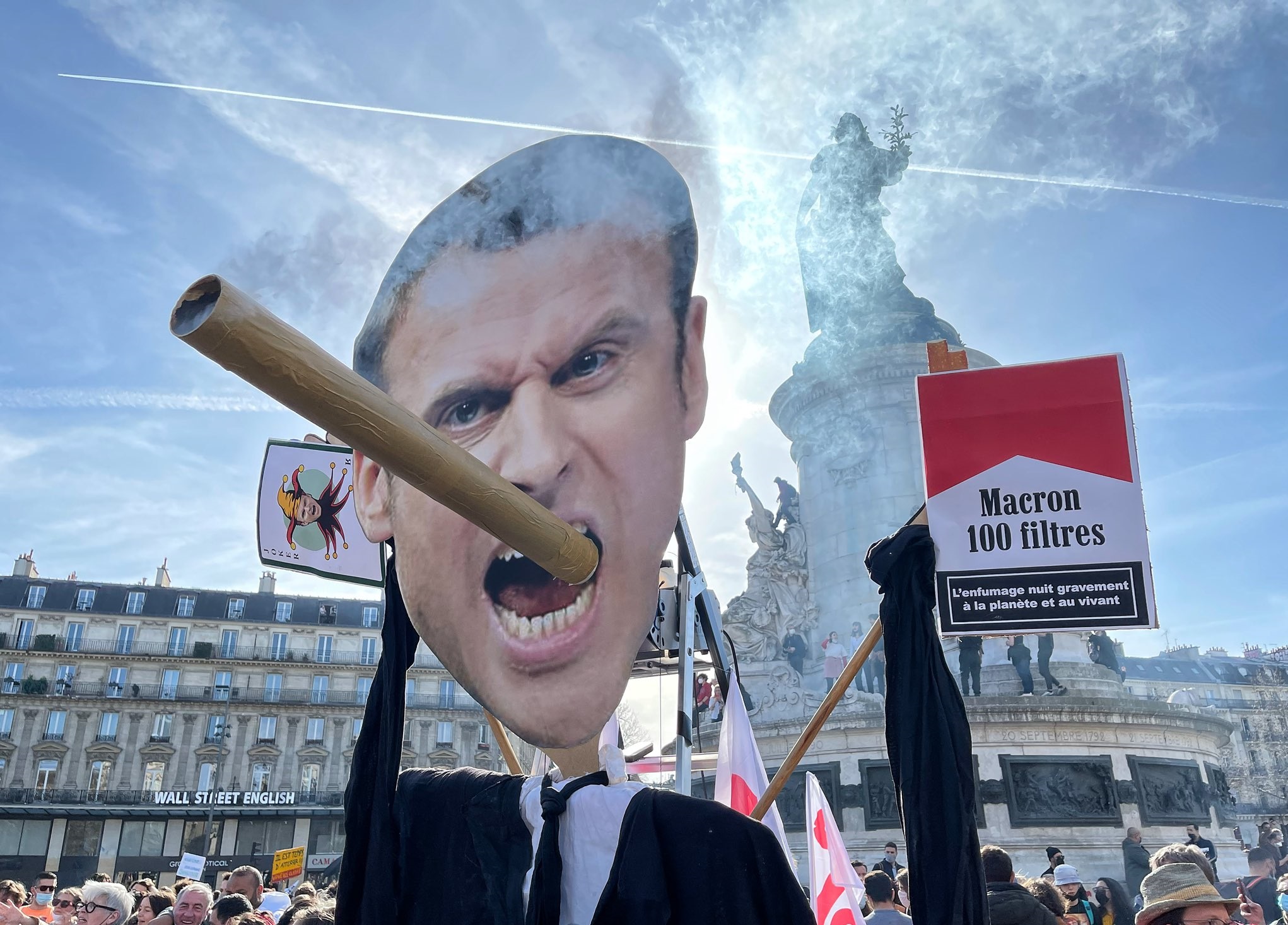 Paris’te binlerce kişi iklim krizine karşı etkin mücadele talebiyle sokağa çıktı