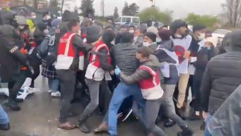 Migros depo işçilerinin patron Tuncay Özilhan’ın villası önünde yapmak istediği eyleme polis saldırdı