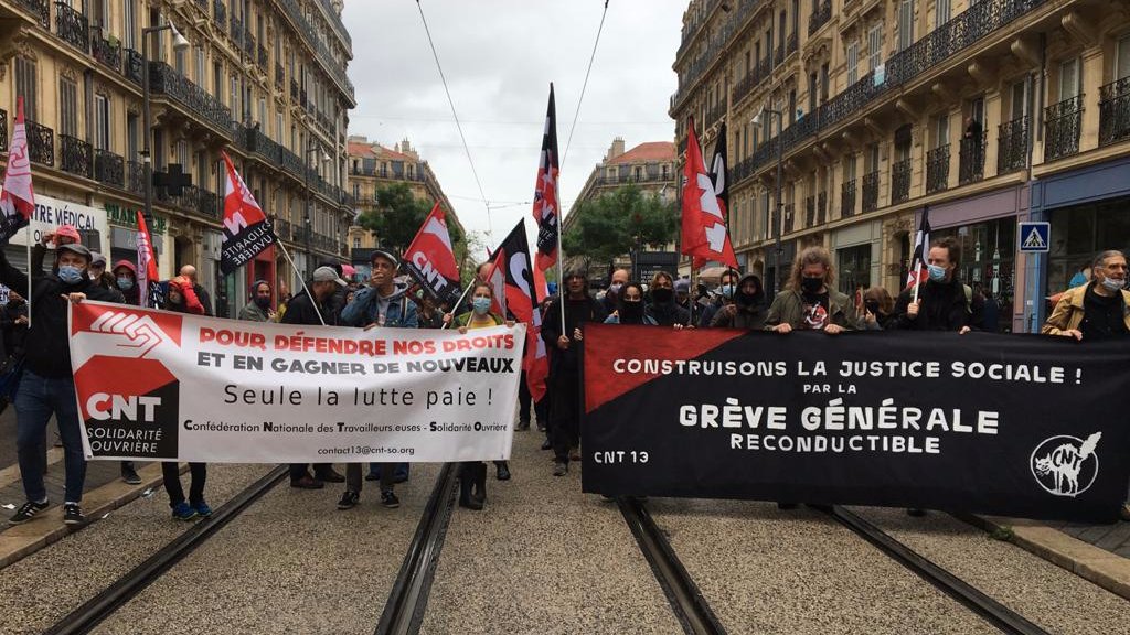 Fransa’da 1 Mayıs’ta onbinlerce kişi sokaklara çıktı: Birçok şehirde polis ve eylemciler arasında çatışmalar yaşandı
