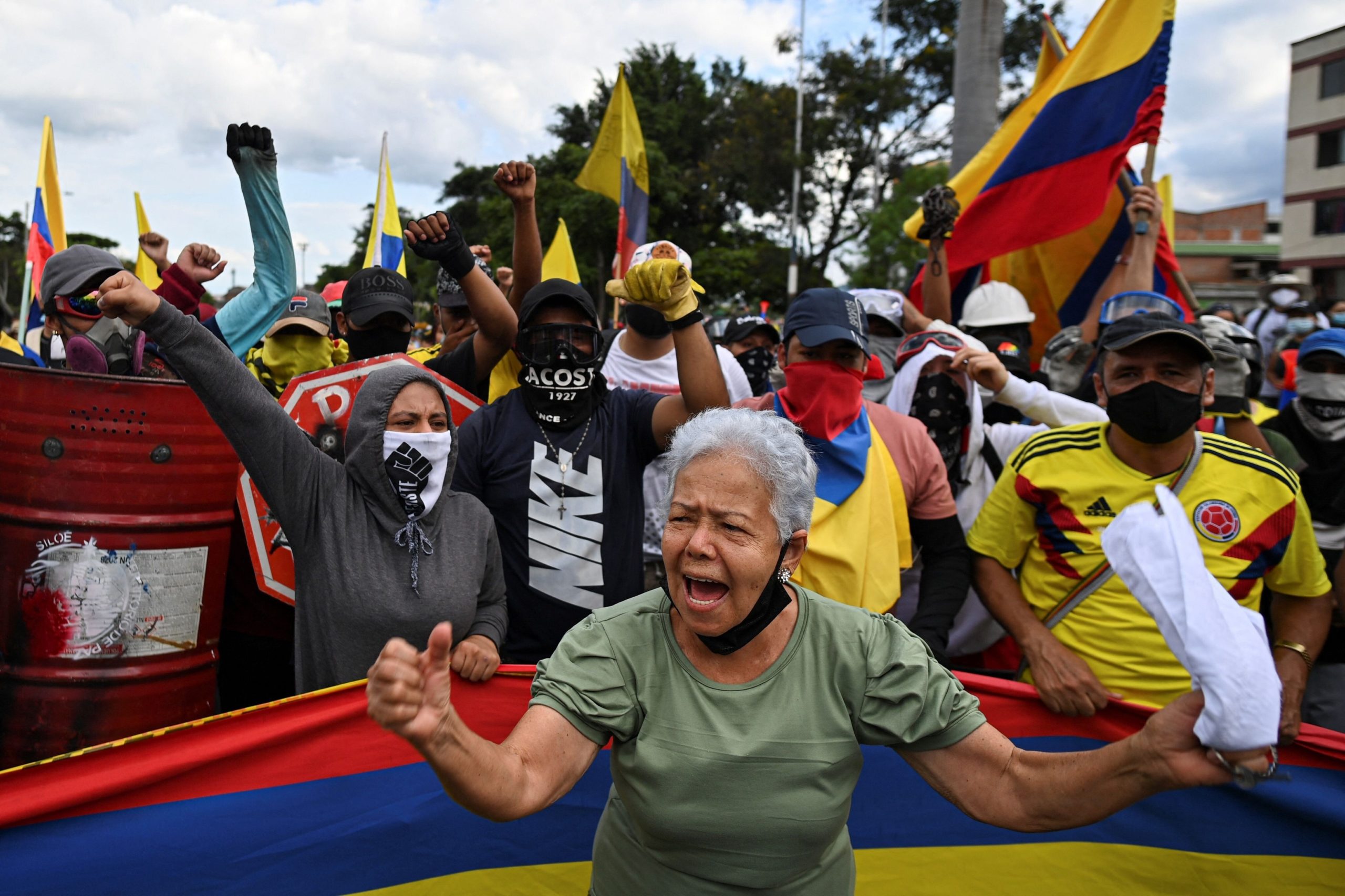 Kolombiya’da eylemler birinci ayını doldurdu: Hükümet blokaj eylemlerini gerekçe göstererek nihai anlaşmayı imzalamıyor