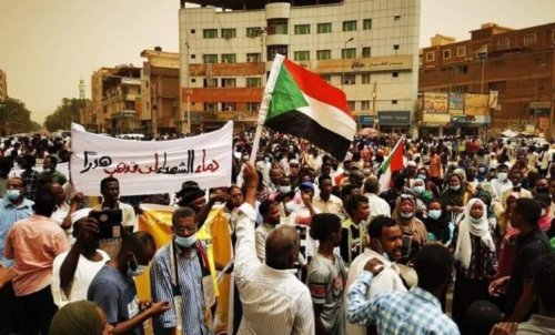 Sudan’da binlerce kişi 2019 yılındaki isyan sırasında katledilenlere adalet talebiyle sokağa çıktı