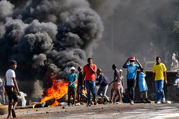 Güney Afrika’da 9 Temmuz’da başlayan isyan sürüyor