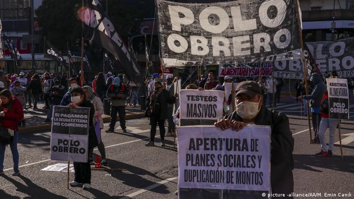 Arjantin’de binlerce kişi derinleşen ekonomik krize ve artan işsizliğe karşı sokağa çıktı