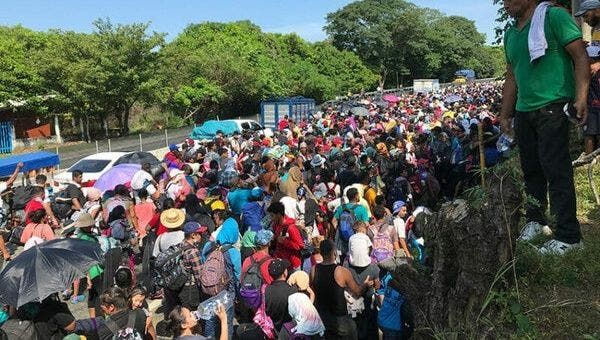 Meksika’da göçmen kervanı saldırılara rağmen ilerliyor