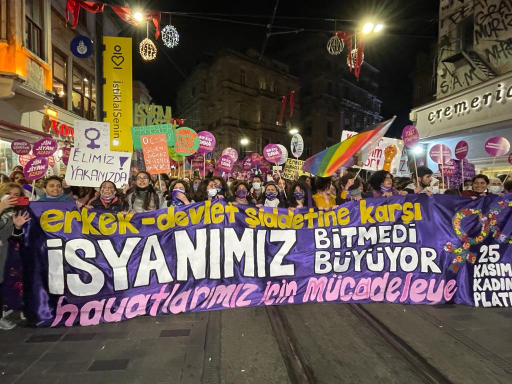 25 Kasım’da kadınlar erkek ve devlet şiddetine karşı sokaklardaydı