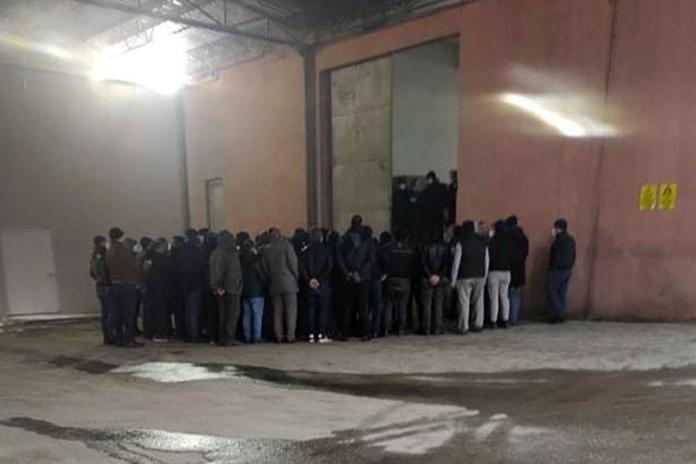 Antep’te bulunan Beşler Un fabrikası işçileri fiili greve başladı