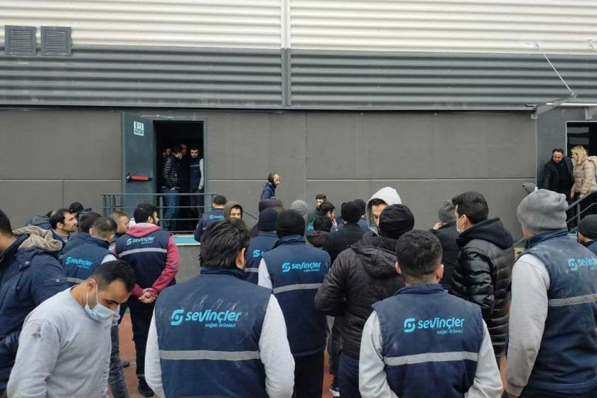 Antep’te Güler Çuval ve Sevinçler Sağlık Ürünleri fabrikalarında da işçiler fiili greve başladı